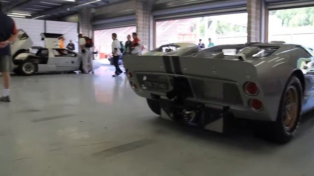 REAL Shelby Cobra Daytona Coupé and Ford GT40 mk2 at Spa Francorchamps during Modena Trackdays смотреть онлайн