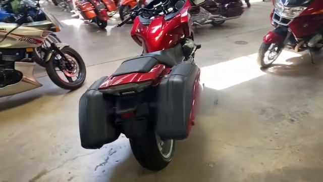 2014 Honda CTX1300 C00852 смотреть онлайн