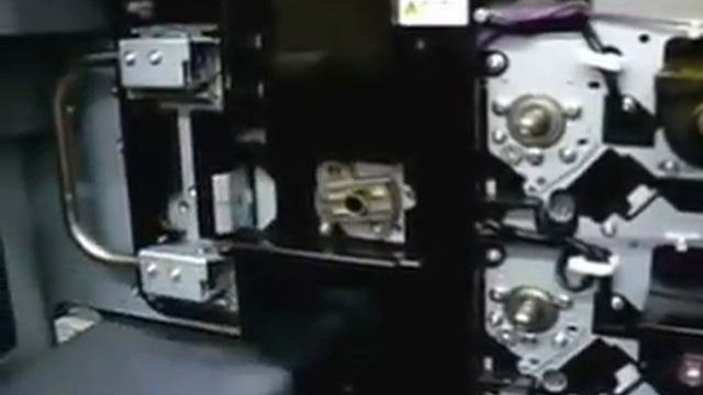 Замена фотобарабанов и девелопера Konica Minolta 5501 смотреть онлайн