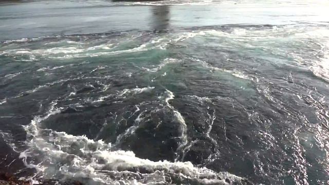 Приливное течение Сальстраумен (из фьорда) смотреть онлайн