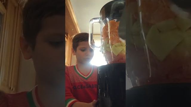 Гатовлю смузи из манго,грийфрута и мандарина-???????? смотреть онлайн