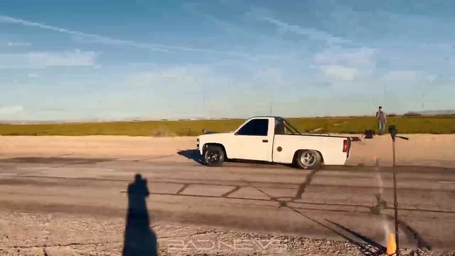 Arizona Runway Cash Days, The New Year's Git Down! Close Races, Crazy Cars, Big Wrecks. смотреть онлайн