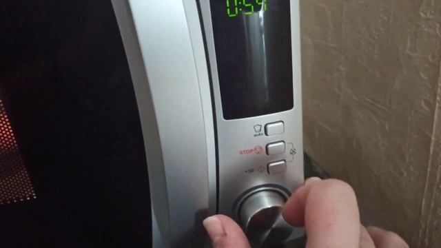 Микроволновая печь Candy CMXW 22 DS с Беру. Распаковка, тесты разморозки и микроволн. смотреть онлайн