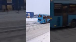 Борьбу с последствиями снегопада  продолжают вести городские службы - Москва 24
