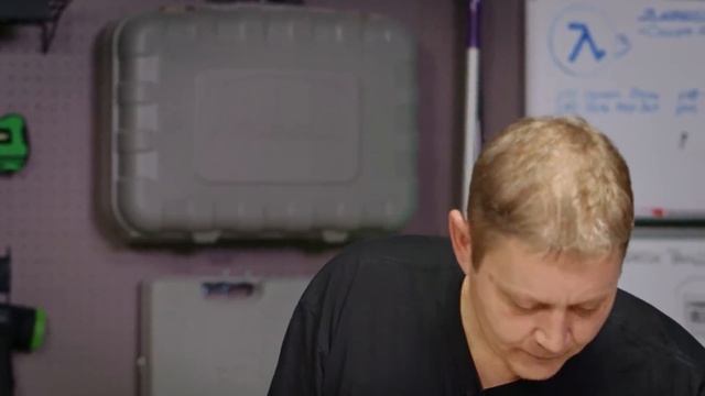 GeForce Garage: Scratch Build Episode 2 - How to Cut and Bend Sheet Metal смотреть онлайн