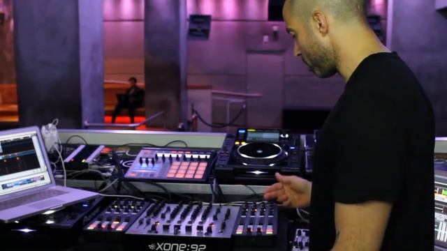 Chris Liebing Interview: How I Play смотреть онлайн