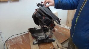 Отзыв   обзор торцовочной комбинированной пилы Зубр ЗПТК 210 1500