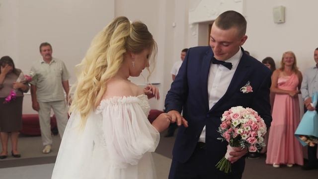 Жених и невеста, регистрация в городском дворце бракосочетания смотреть онлайн