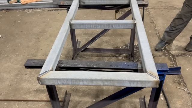 Работа кипит, не успеваем ничего. Бизнес с нуля! смотреть онлайн