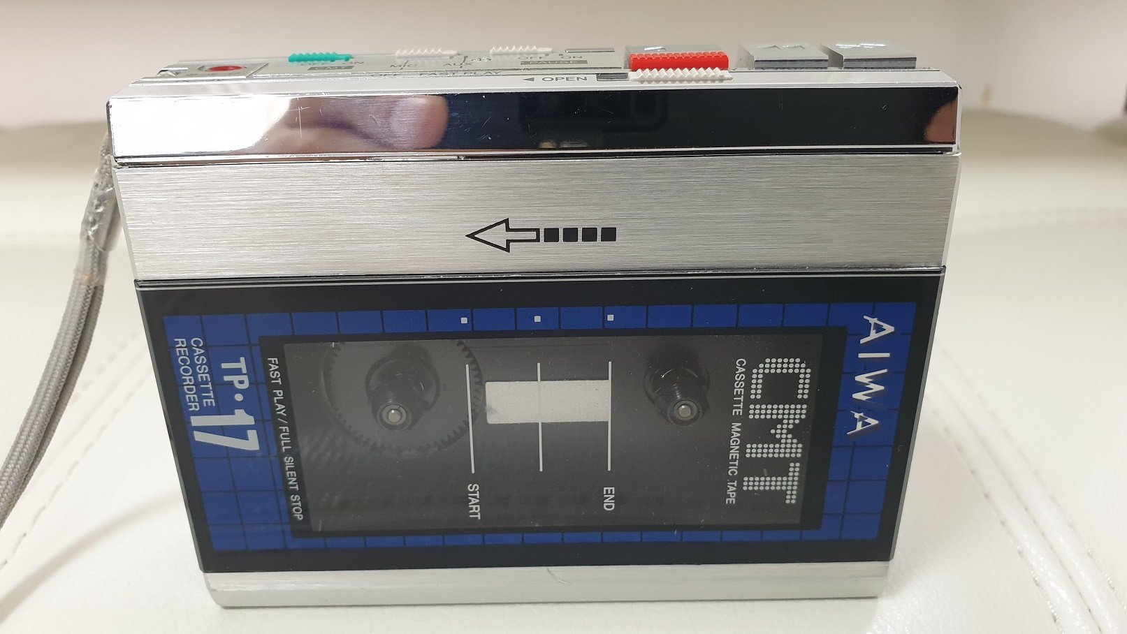 Кассетный аудиоплеер AIWA TP-17 смотреть онлайн
