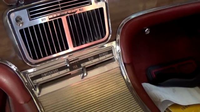 1963 Ford Thunderbird Landau 390 V8 4 BBL at Country Classic Cars смотреть онлайн