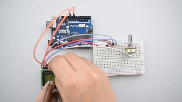Make a Jumping Jack game using 16*2 LCD display and push button interfacing with Arduino Uno смотреть онлайн