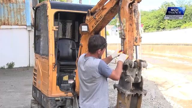 Ход строительных работ по благоустройству проверил глава города Владимир Зверев смотреть онлайн