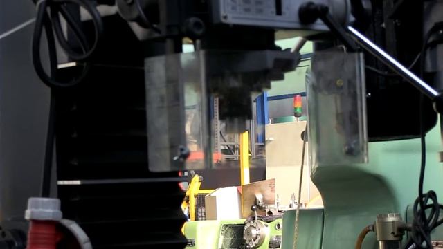 HUBERTS BFM 32-P4 Drilling an Milling Machine смотреть онлайн