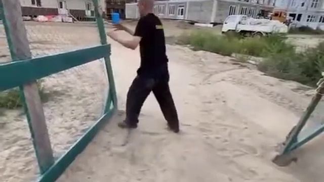 Губернатора встретил вусмерть пьяный сторож смотреть онлайн