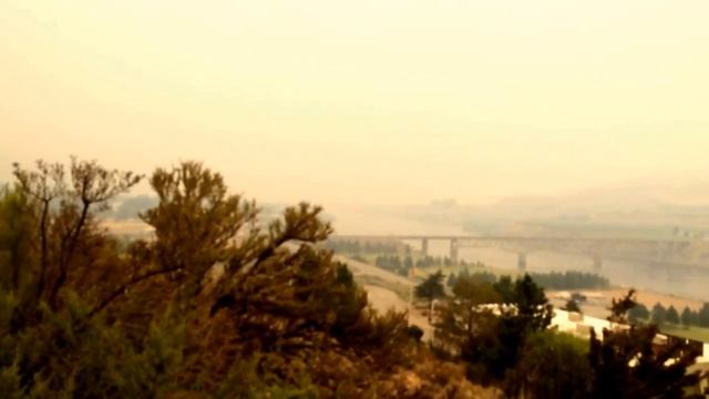 Carlton Complex Fire (Methow Valley, Pateros, Twisp, Winthrop) Update Smoke and Road Closures смотреть онлайн