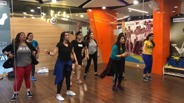 Buzz | Aastha Gill Ft. Badshah ... Bollywood Fitness Dance Cardio | ZUMBA