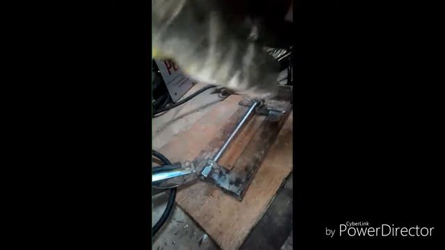 Тиски из хлама смотреть онлайн