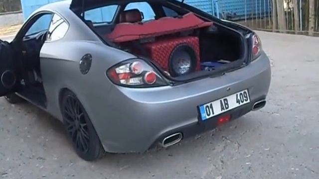 KAPLAMA MAT GRİ HYUNDAI FX COUPE KUMANDALI EGZOZ... 5000 W SES SİSTEMİ... İYİ SEYİRLER..