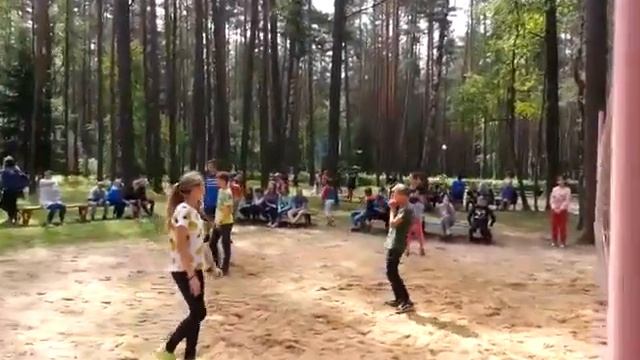 Лагерь Волна 2 смена 2018 г. Пионербол 4 и 5 отряды. Победил 4 отряд. vk.com/unostmk смотреть онлайн