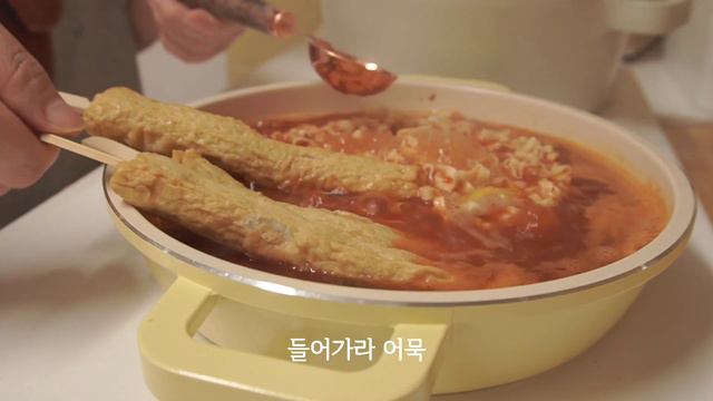 vlog|자취브이로그, 일주일 식비 만원이 주는 행복(잡채, 김치찌개, 파전, 매운어묵, 뱅쇼, 불닭볶음밥) смотреть онлайн