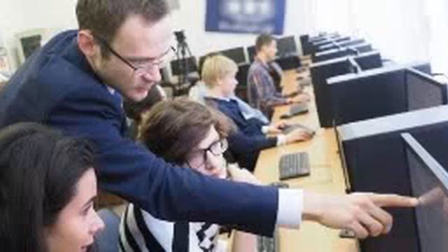 Прекрасная пьеса Нателлы Болтянской о кремлеботах "Всей птичке пропасть". смотреть онлайн