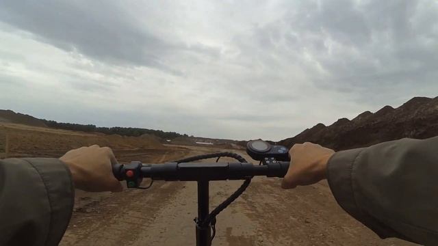 Езда на электросамокате Kugoo M2 (Куго М2) по бездорожью. Еду смотреть строящуюся трассу М12