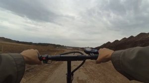 Езда на электросамокате Kugoo M2 (Куго М2) по бездорожью. Еду смотреть строящуюся трассу М12