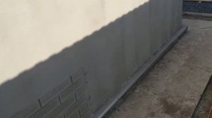 Отделка фасада. Кирпичи по трафарету.