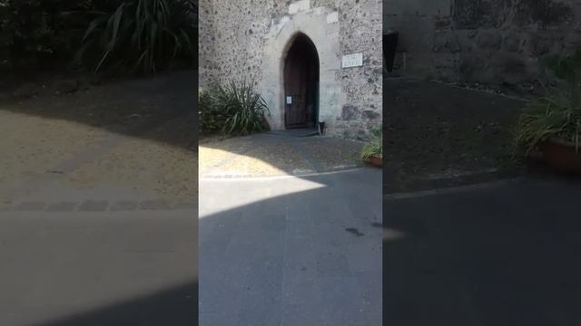 Экскурсия в замок на Сицилии. Замок Урсино был построен в Катании при Фридрихе II в 1239-1250 гг. смотреть онлайн