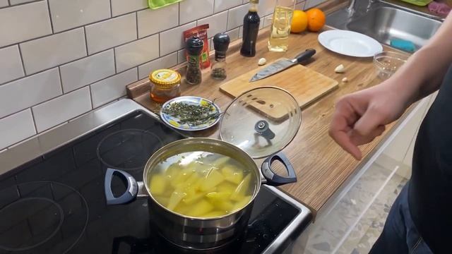 Картошка по деревенски с сочными ребрышками