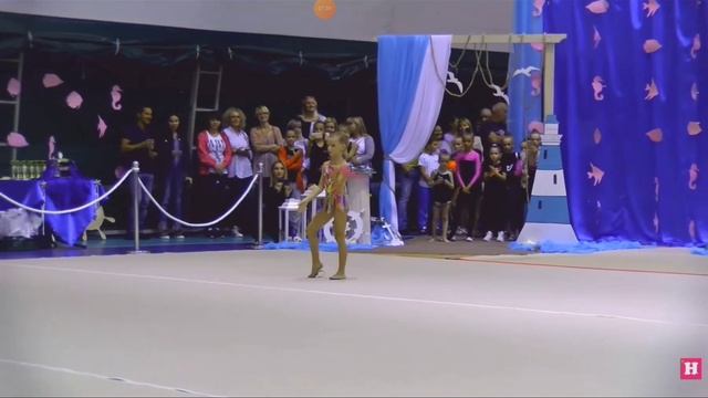 1 часть  все международные выступления и соревнавания Мисс Николь