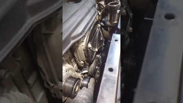 Замена помпы (водяного насоса) Grand Starex H1, 2.5 дизель. смотреть онлайн