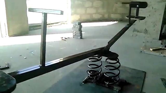 Качели Из авто пружин смотреть онлайн