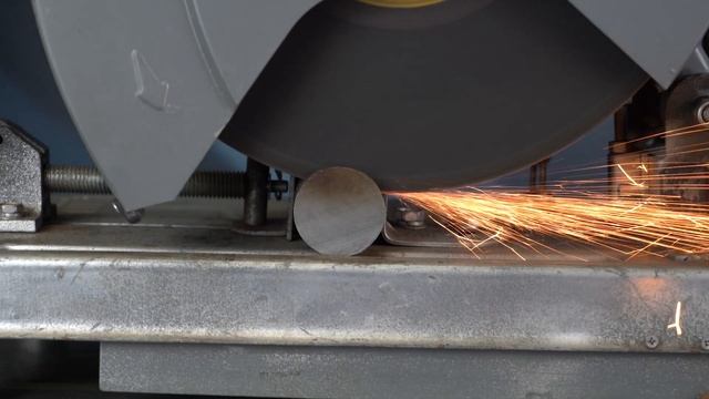 Ленточнопильный станок против отрезного станка. Что лучше выбрать?! смотреть онлайн