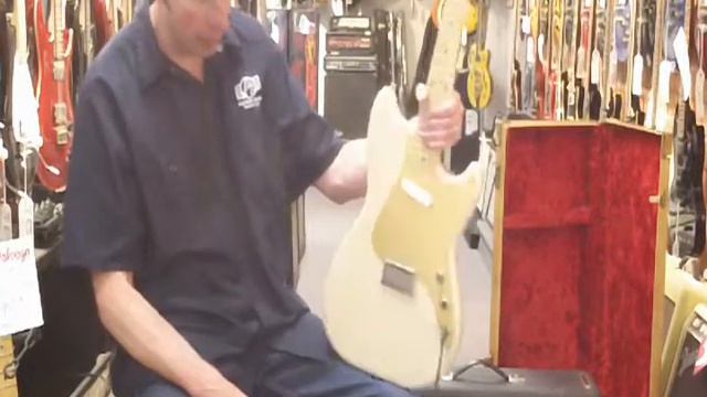 Fender 1957 Music Master: Rhapsody Music Used Corner смотреть онлайн