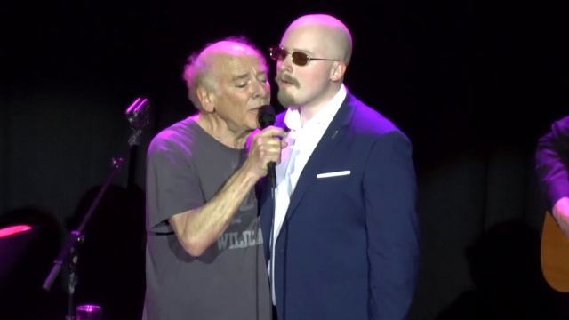 Art Garfunkel and his son cover The Everly Brothers live in Napa, May 12, 2019 (4K) смотреть онлайн