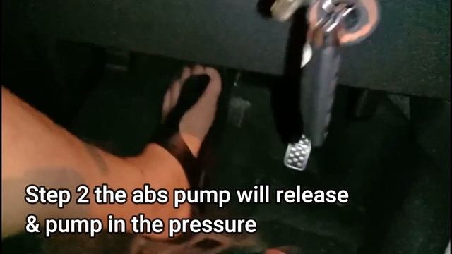 Perodua Alza ABS Actuator Air Bleeding BY LAUNCH X431 PRO3 смотреть онлайн