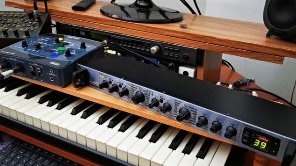 Testing TC Electronics M350 processor with Behringer K2 and E-MU 0404USB audio interface