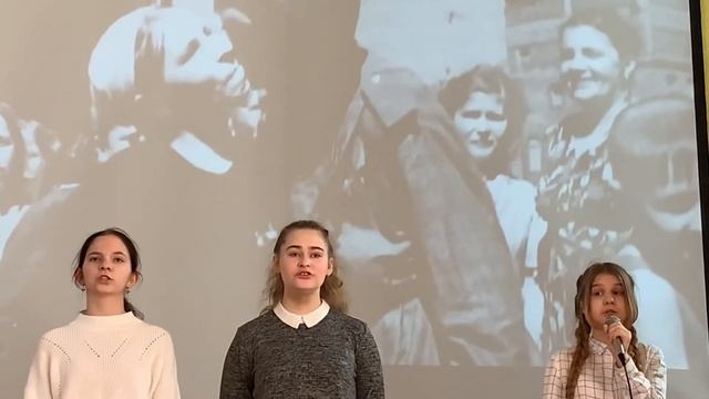 «Трио девчат» - «Баллада о солдатской матери» смотреть онлайн