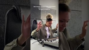 Впервые была на Studio 21! Эви с первой секунды меня покорила) Дэмн! Как она хороша! #песня #singer
