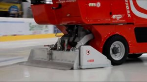 Льдозаливочный комбайн ENGO Ice Puma - электрическая машина для заливки льда для малых арен