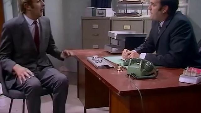 Летающий цирк Монти-Пайтона Вакансия.avi смотреть онлайн