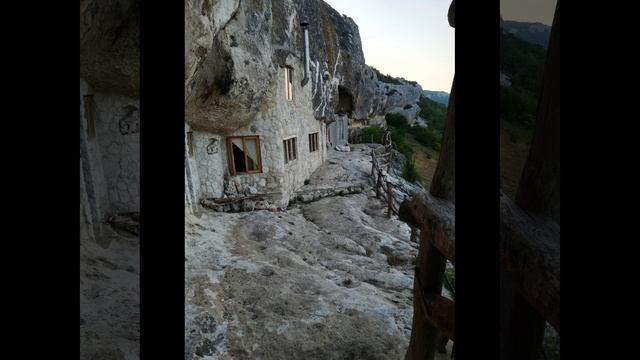 Пещерные монастыри Крыма #святаяземля #крым #пещерныймонастырь #шулдан #православие