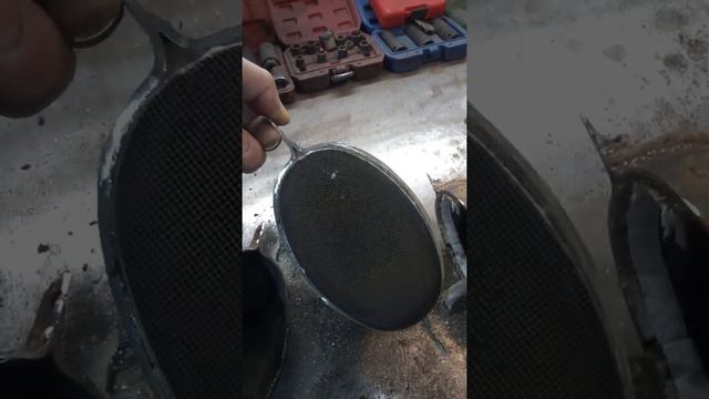 Хендай Акцент вваривание пламегасителя 2часть. Удаление катализатора Ижевск смотреть онлайн