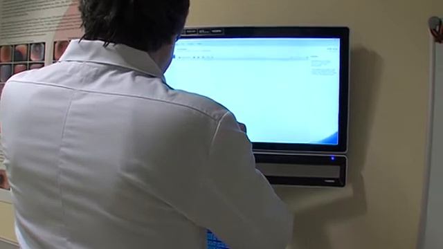 Решено выделить деньги на школьные завтраки и лекарства онкобольным смотреть онлайн