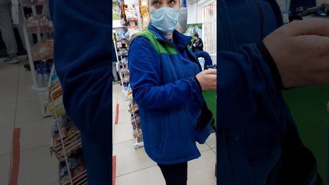 Как себя ведут гражданекогдау них в магазинах просят одеть намордник! смотреть онлайн