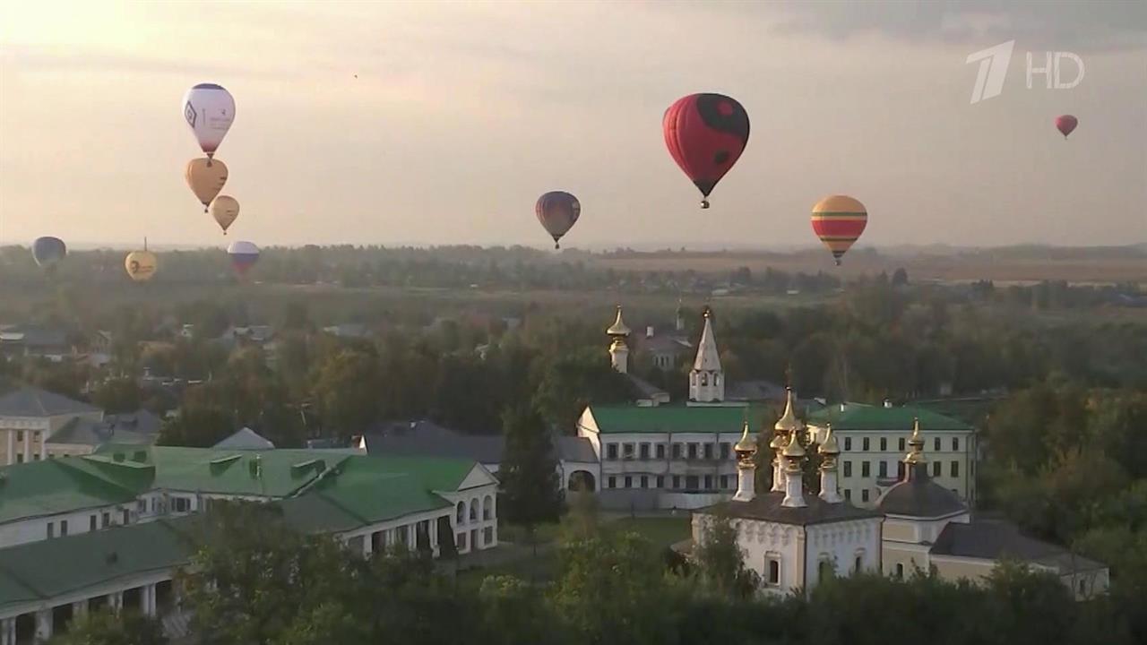 Фестиваль воздухоплавания проходит в Суздале смотреть онлайн