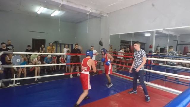 БОКС, БОЙ, УДАРНИКИ КРАСИВЫЙ СПАРИНГ смотреть онлайн