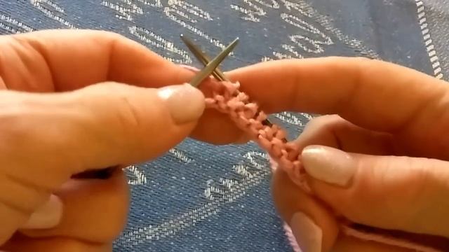 Красивый плотный узор спицами поворотными и круговыми рядами. 2 петли 4 ряда. смотреть онлайн